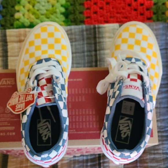 Vans - Picture 4 of 5